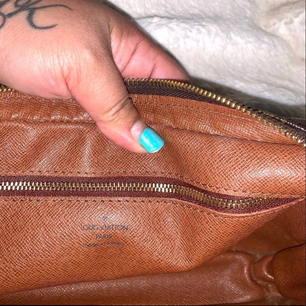 👑✅PRICE FIRM✅ AUTHENTIC LV Marley Dragonne GM - Picture 10 of 17